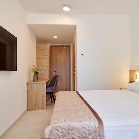 Colentum Resort Murter Habitación foto