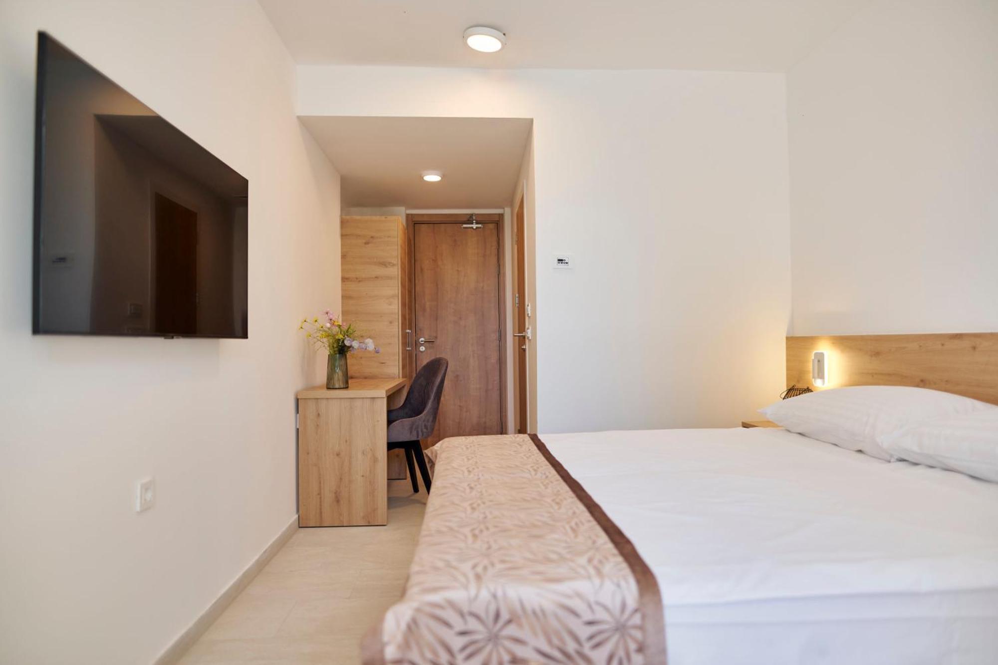 Colentum Resort Murter Habitación foto