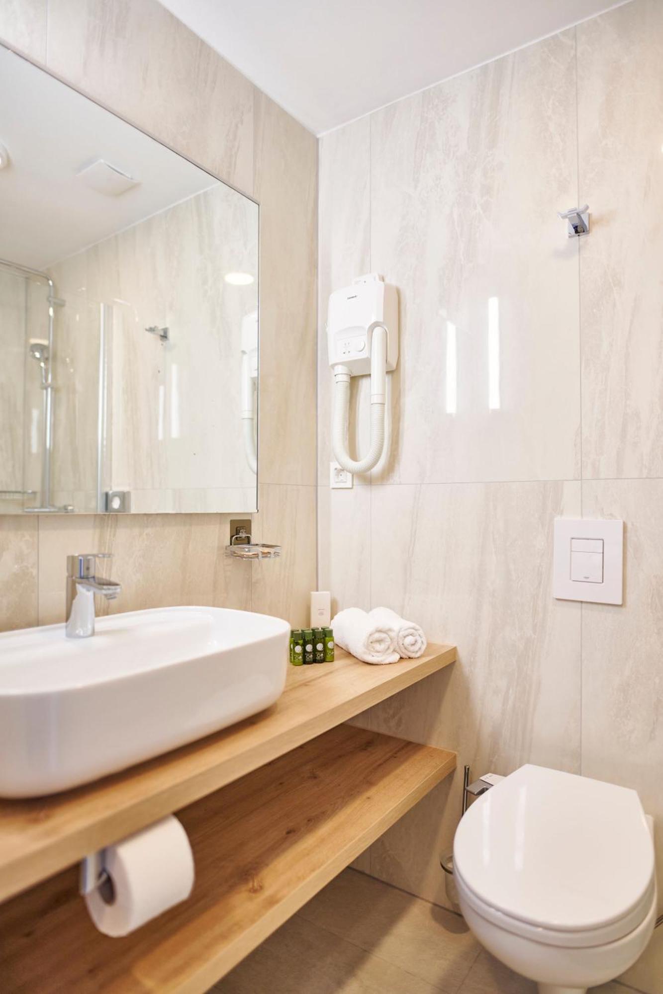 Colentum Resort Murter Habitación foto